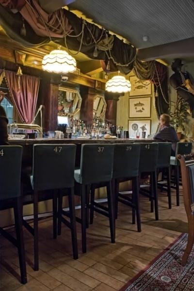 Ресторан «48 стульев» в Петербурге - фото