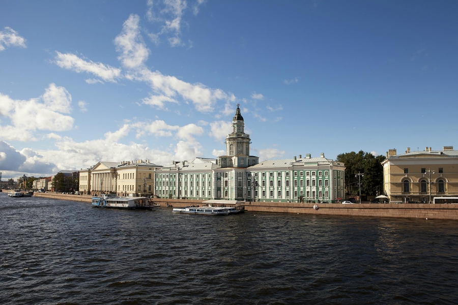 Кунсткамера в Петербурге - фото
