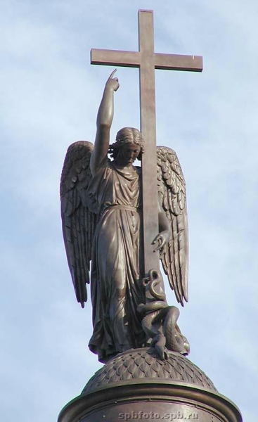Александровская колонна - Ангел на вершине